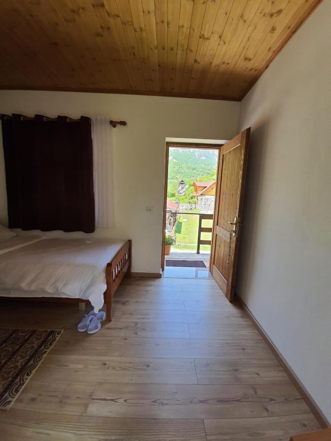 Guest House Flodisa เธทธ์ ภายนอก รูปภาพ