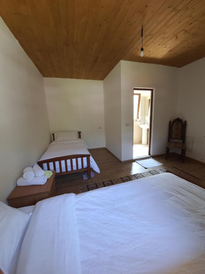 Guest House Flodisa เธทธ์ ภายนอก รูปภาพ