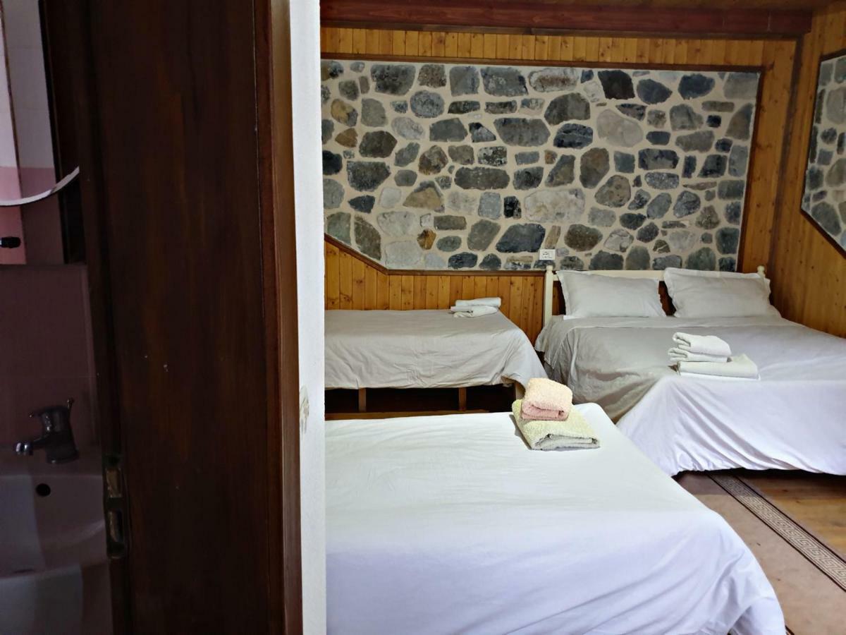 Guest House Flodisa เธทธ์ ภายนอก รูปภาพ