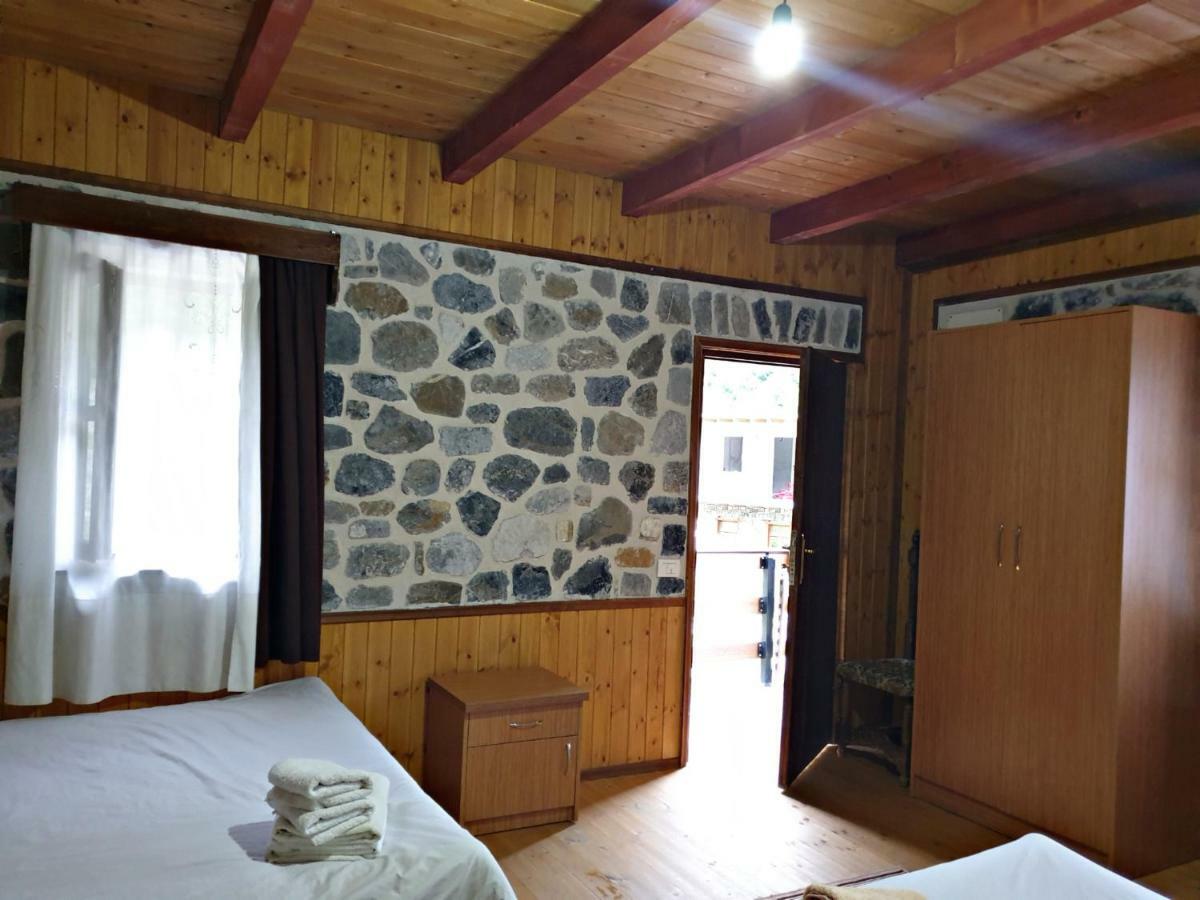 Guest House Flodisa เธทธ์ ภายนอก รูปภาพ