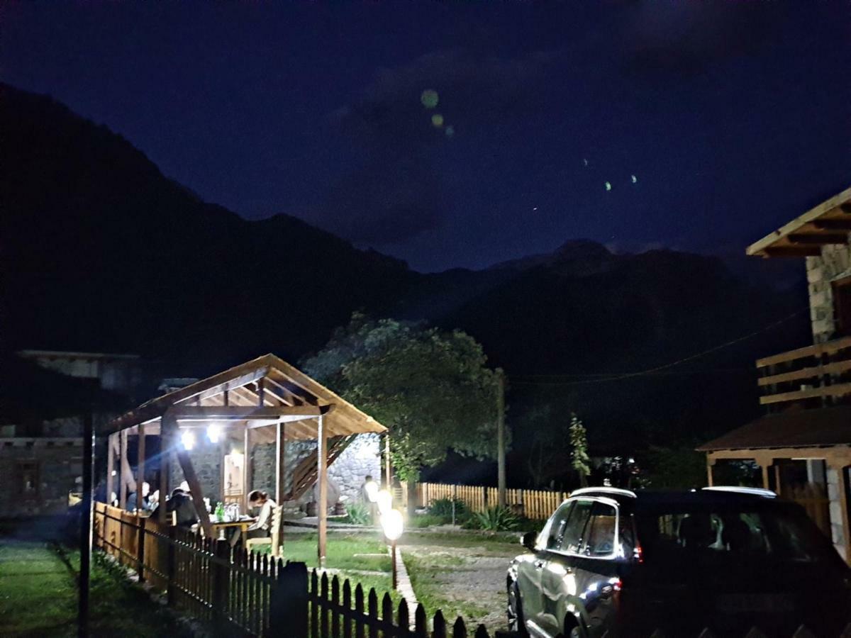 Guest House Flodisa เธทธ์ ภายนอก รูปภาพ